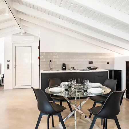 דירה Living In Luxury נאפפליו