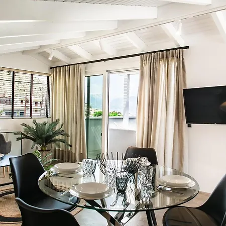 Living In Luxury * נאפפליו