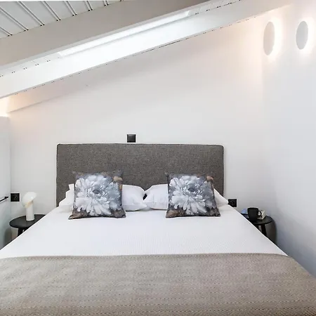 Living In Luxury شقة نافبليو