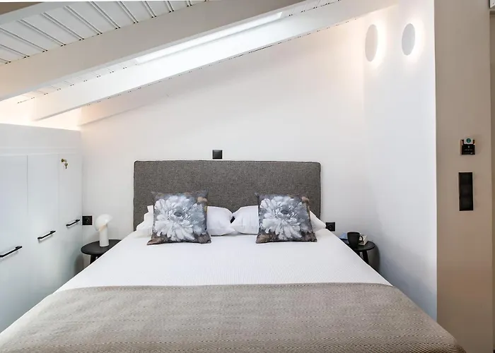 Living In Luxury شقة نافبليو