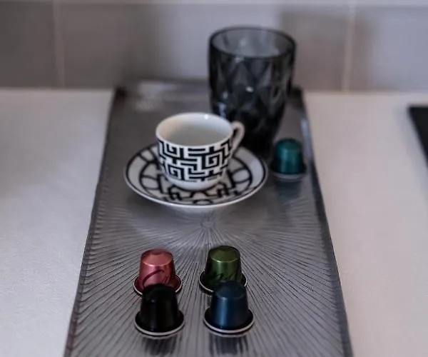 شقة Living In Luxury نافبليو