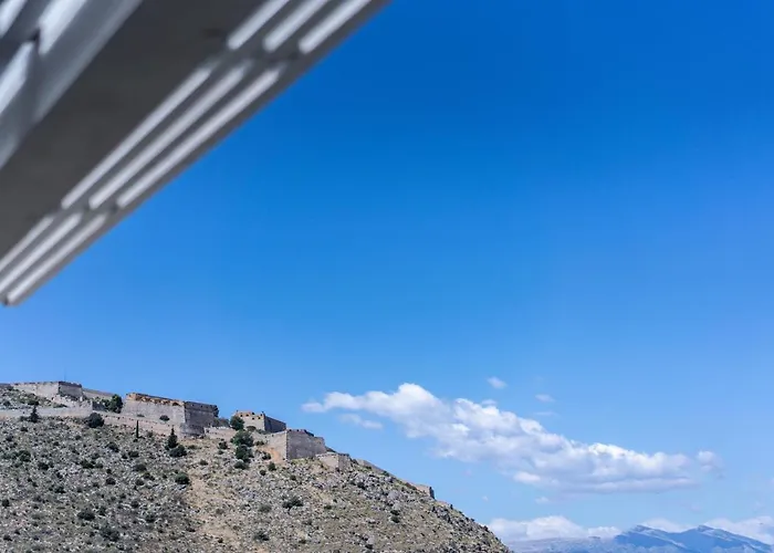 Living In Luxury * نافبليو